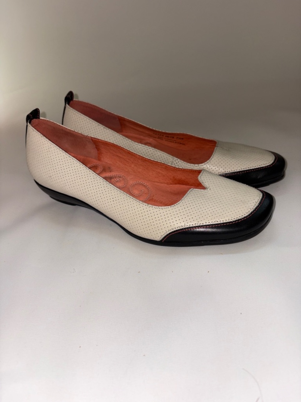 Clarks White Perforated Leather Flats with Black Trim Size 7.5